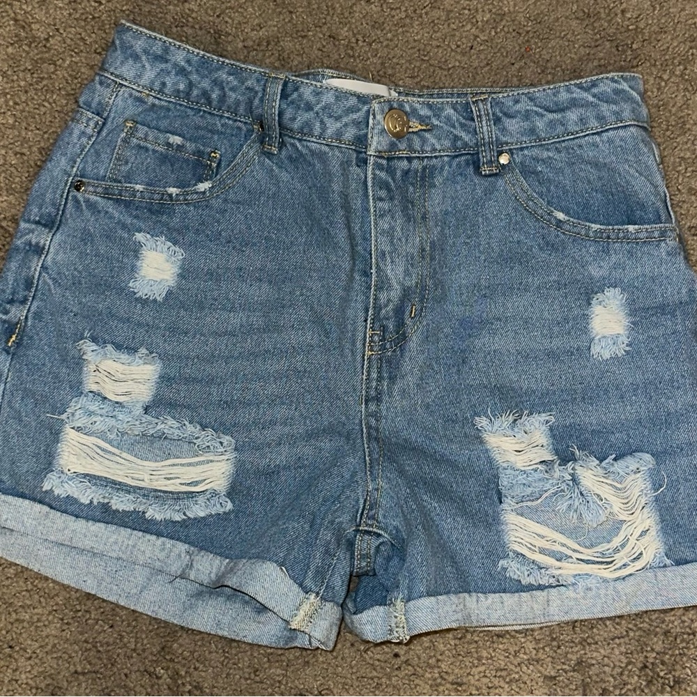 BRAND NEW Fashion Nova denim shorts